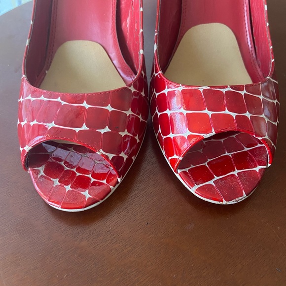 Bright Red Heels - Picture 2 of 9